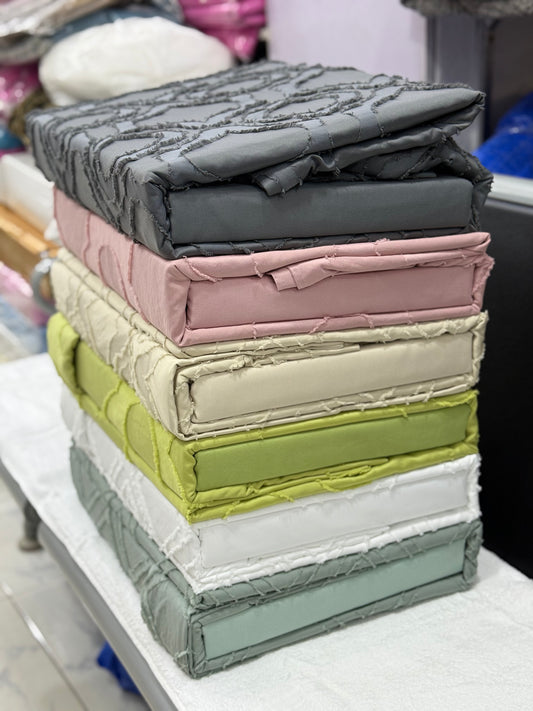 Tufted Duvet Cover set.